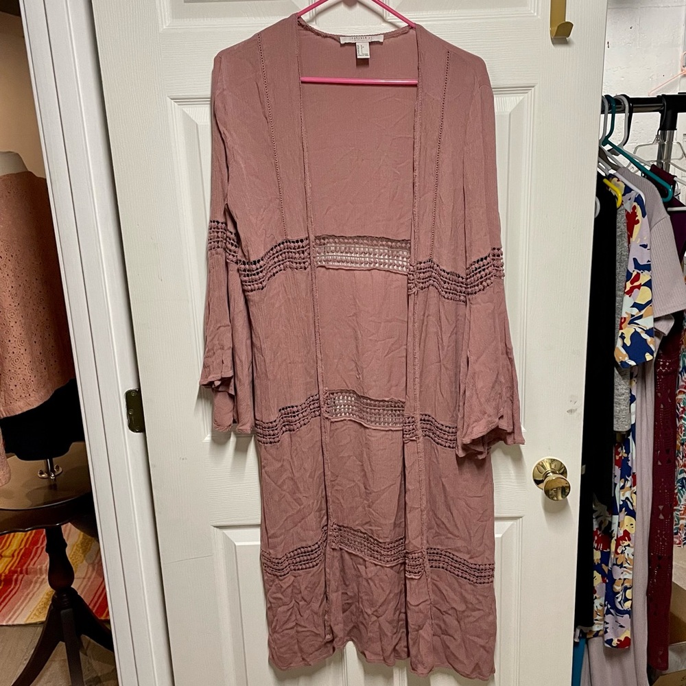 Forever 21 Lace detail bell sleeve kimono - Picture 2 of 5